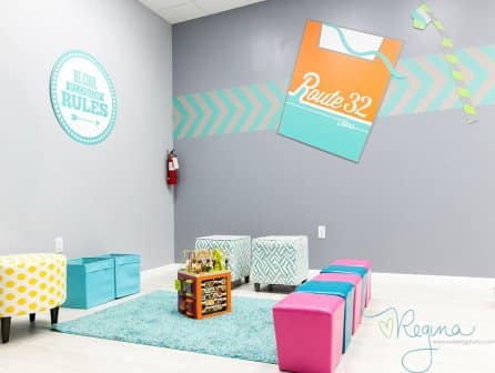 Route 32 Dental kids play room sitting area
